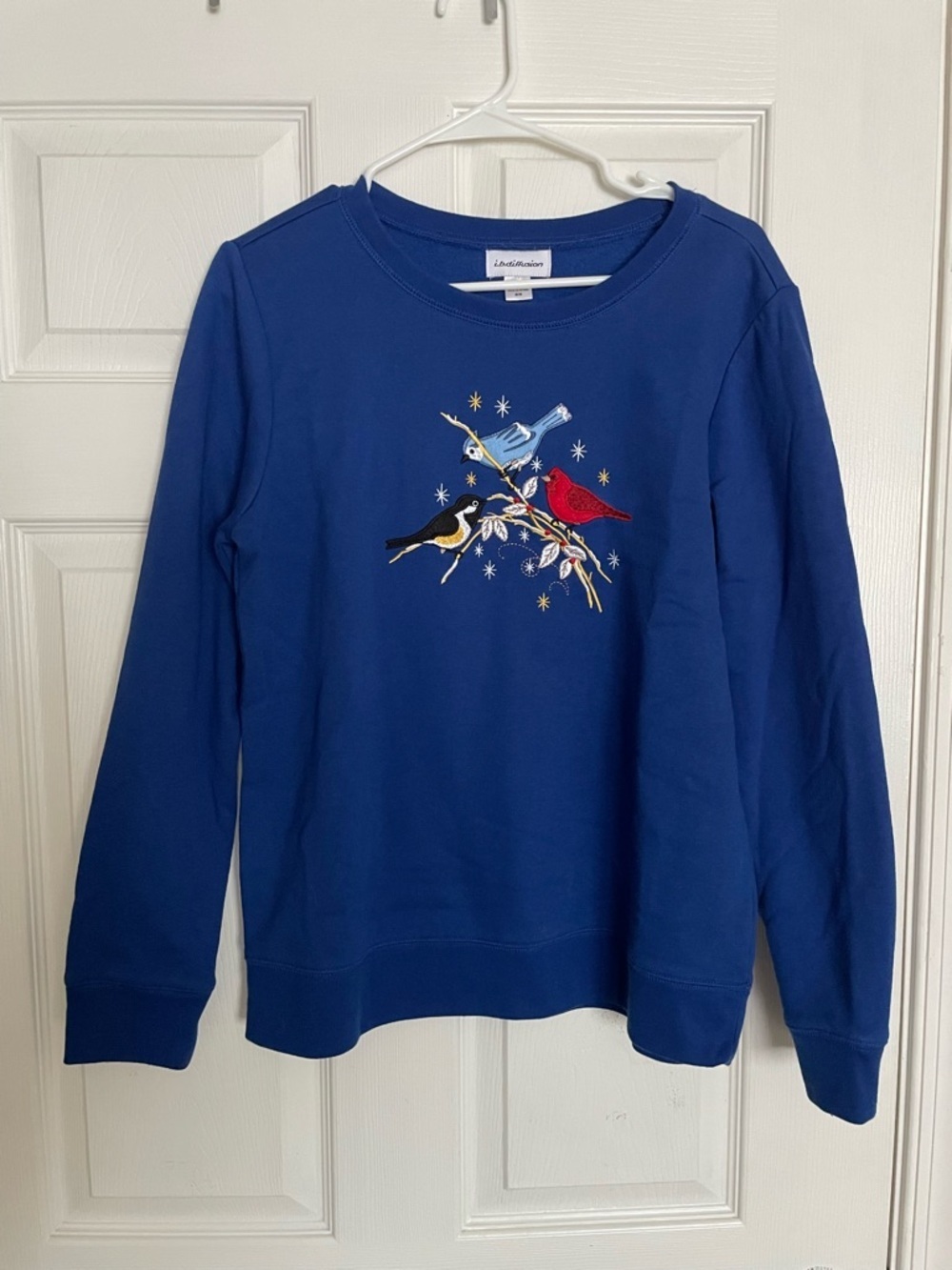 Vintage I.b.diffusion Womens Medium Blue Crewneck Sweatshirt 
 Bird Embroidery